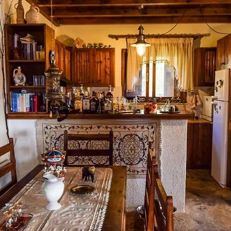 πετρόχτιστη μονοκατοικία στην καρδιά του πάρνωνα * Megali Vrisi (Laconia)