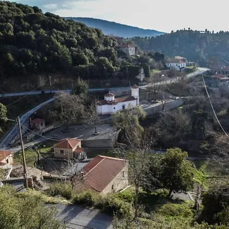 πετρόχτιστη μονοκατοικία στην καρδιά του πάρνωνα Megali Vrisi (Laconia)