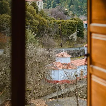 πετρόχτιστη μονοκατοικία στην καρδιά του πάρνωνα * Megali Vrisi (Laconia)