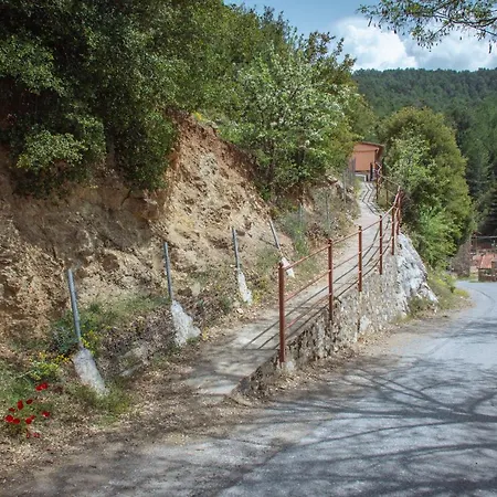 πετρόχτιστη μονοκατοικία στην καρδιά του πάρνωνα Megali Vrisi (Laconia)