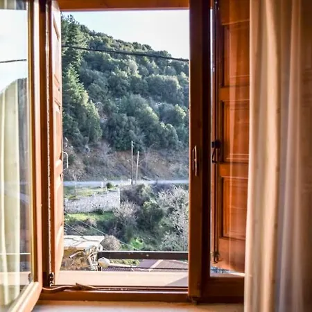 πετρόχτιστη μονοκατοικία στην καρδιά του πάρνωνα Appartamento Megali Vrisi (Laconia)